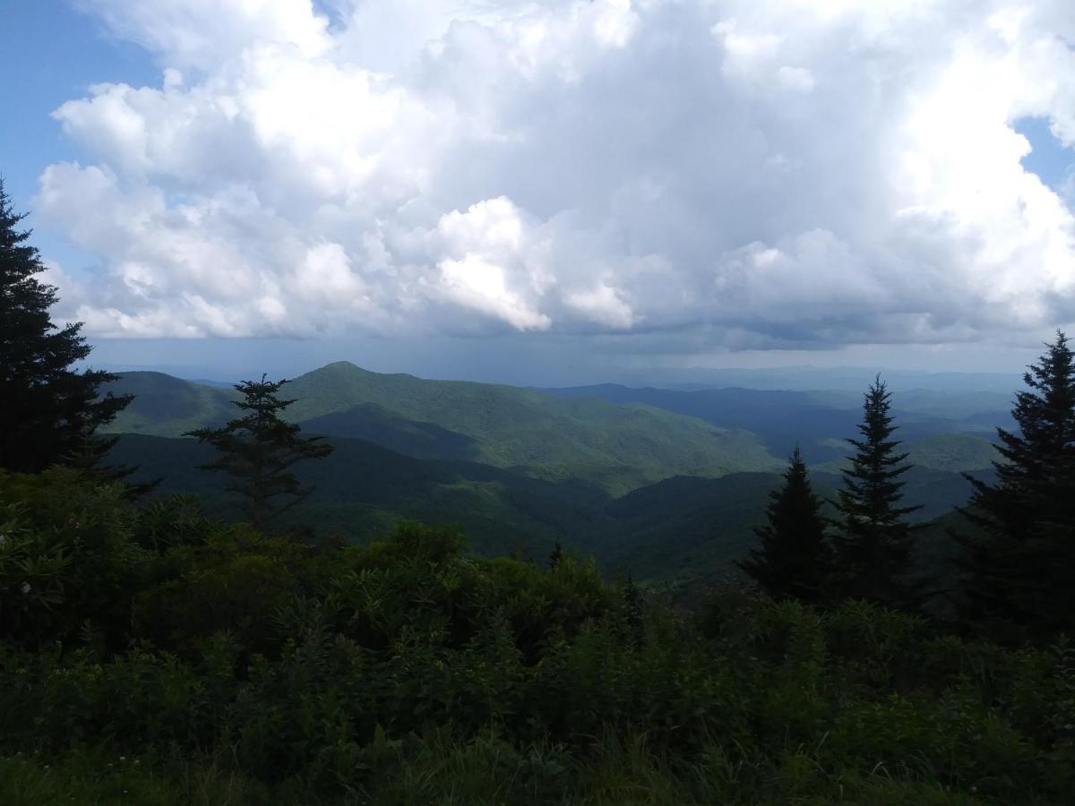 Two Rivers Cabins - The Mountaintop Бревард Экстерьер фото